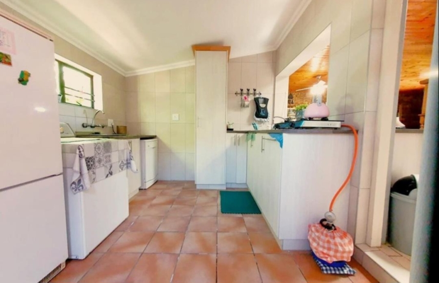 4 Bedroom Property for Sale in Boggomsbaai Western Cape